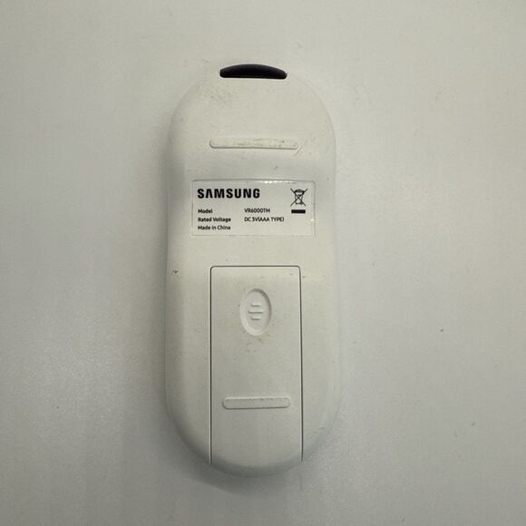 Remote Control - Samsung Jetbot Vacuum Mop VR20T6001MW/AA in White - Picture 2 of 7
